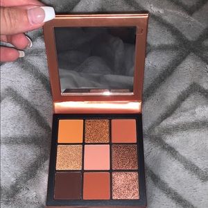 HUDABEAUTY mini eyeshadow palette